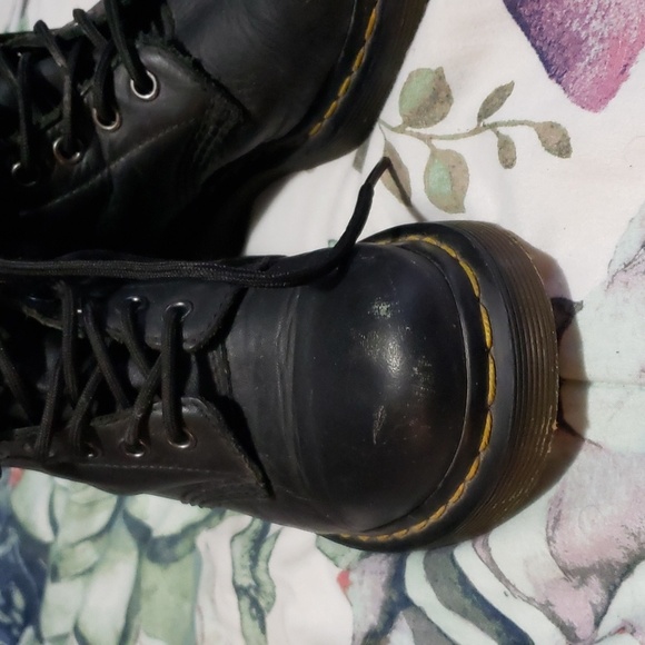 Boots - Picture 5 of 6